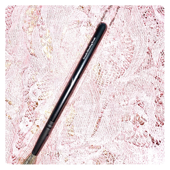 Blending Brush - Picture 1 of 3